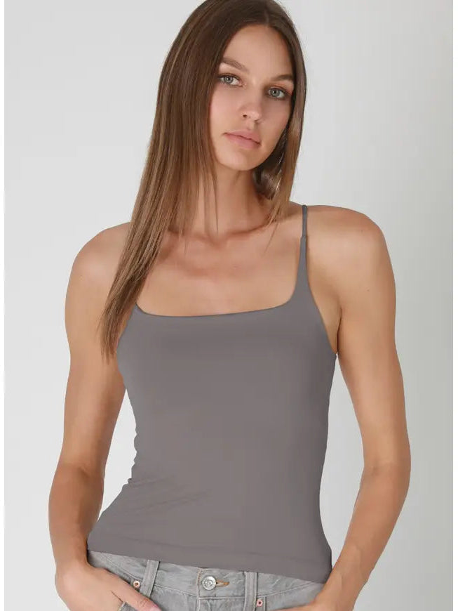 NIKIBIKI Clean Line Square Cami