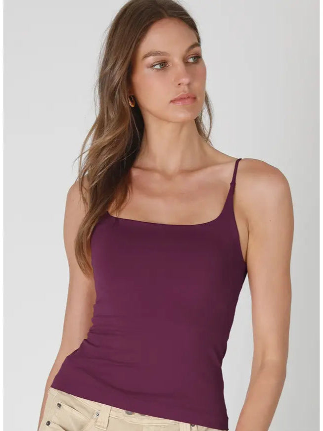 NIKIBIKI Clean Line Square Cami