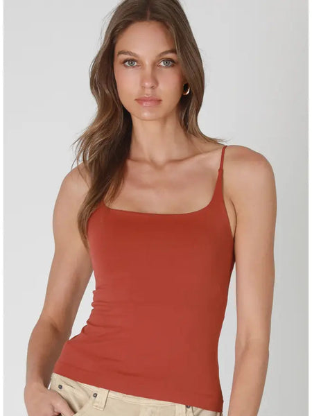 NIKIBIKI Clean Line Square Cami