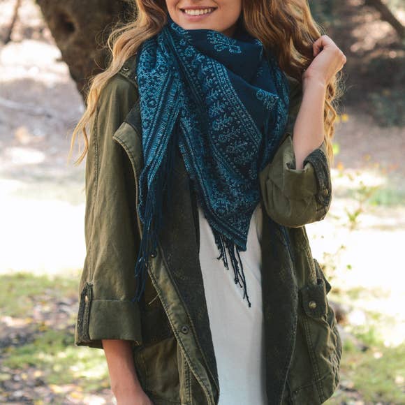 LETO A. PAISLEY BLANKET SCARF